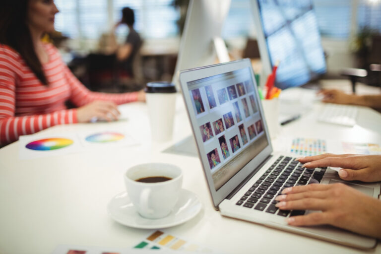 How to get advertisers for your blog